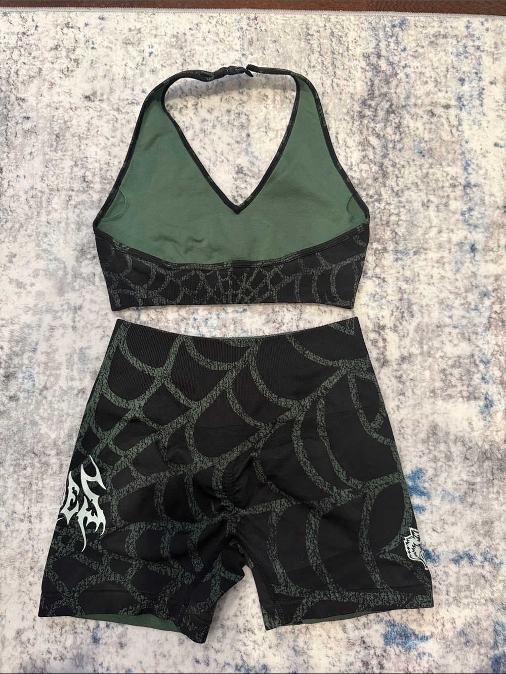 Darc Sport Black & Green Spiderweb Sports Bra and Shorts - Size S - Picture 2 of 6